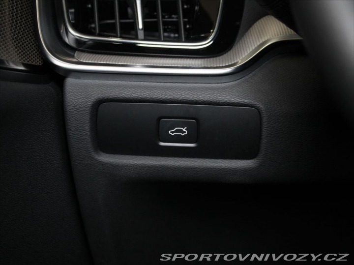Volvo S60 2,0 B5 AWD Ultimate Dark 2024