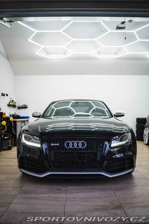 Audi RS5 2011