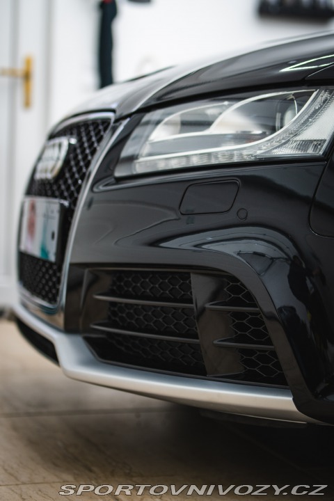 Audi RS5  2011