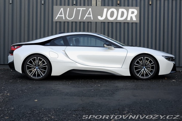 BMW i8 2020