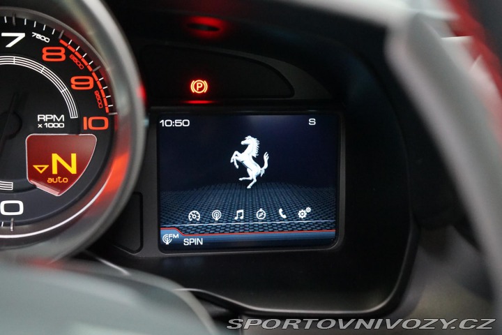 Ferrari F8 Tributo 530kW Lift JBL Ca 2020