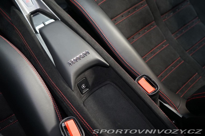 Ferrari F8 Tributo 530kW Lift JBL Ca 2020