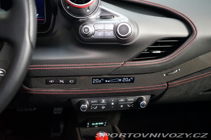 Ferrari F8 Tributo 530kW Lift JBL Ca 2020