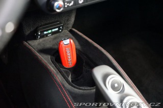 Ferrari F8 Tributo 530kW Lift JBL Ca 2020