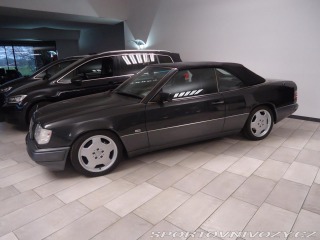 Mercedes-Benz  124 300 CE 24V Cabrio.