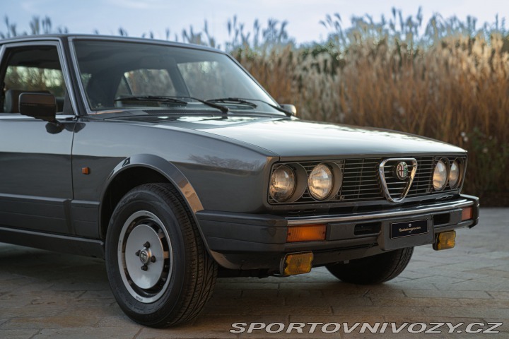 Alfa Romeo Ostatní modely ALFETTA INIEZIONE QUADRIFOGLIO ORO 1984