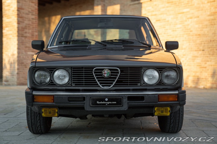 Alfa Romeo Ostatní modely ALFETTA INIEZIONE QUADRIFOGLIO ORO 1984