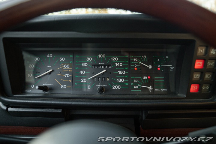 Alfa Romeo Ostatní modely ALFETTA INIEZIONE QUADRIFOGLIO ORO 1984