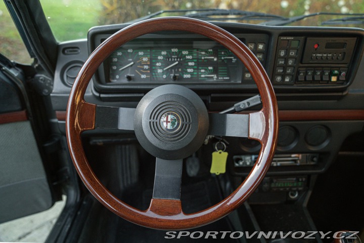 Alfa Romeo Ostatní modely ALFETTA INIEZIONE QUADRIFOGLIO ORO 1984