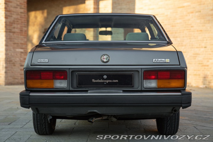 Alfa Romeo Ostatní modely ALFETTA INIEZIONE QUADRIFOGLIO ORO 1984