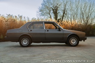 Alfa Romeo Ostatní modely ALFETTA INIEZIONE QUADRIFOGLIO ORO 1984