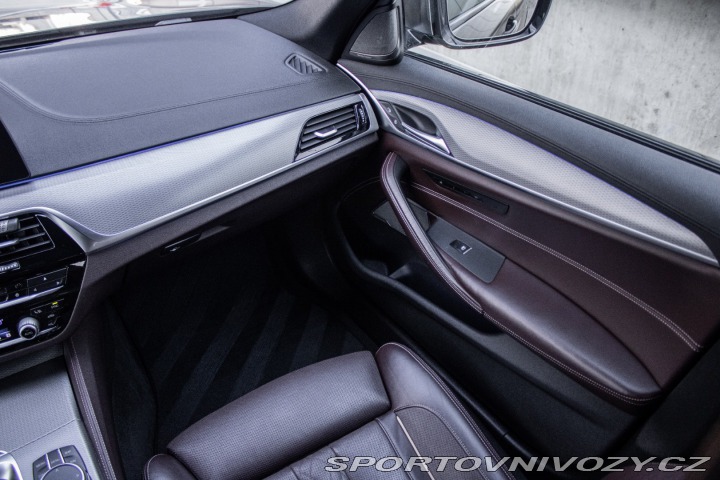 BMW 5 M550i xDrive A/T 2019