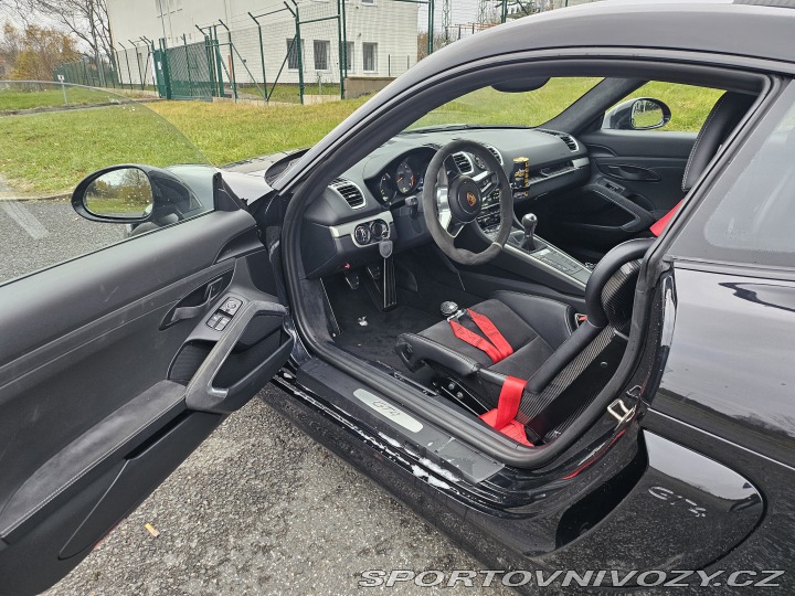 Porsche Cayman 981 GT4 2016