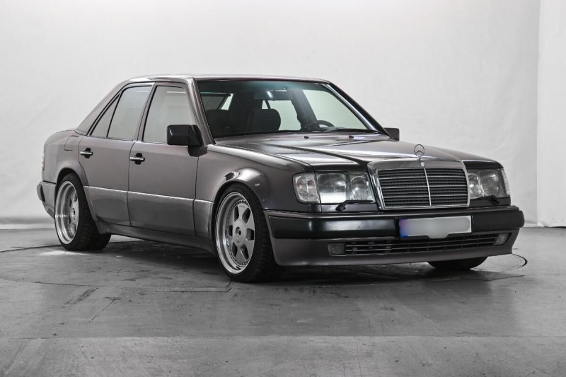 Mercedes-Benz E 500 V8