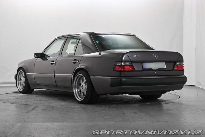 Mercedes-Benz E 500 V8 1991