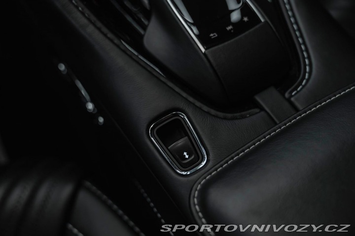 Aston Martin DB11 5.2 V12 2019