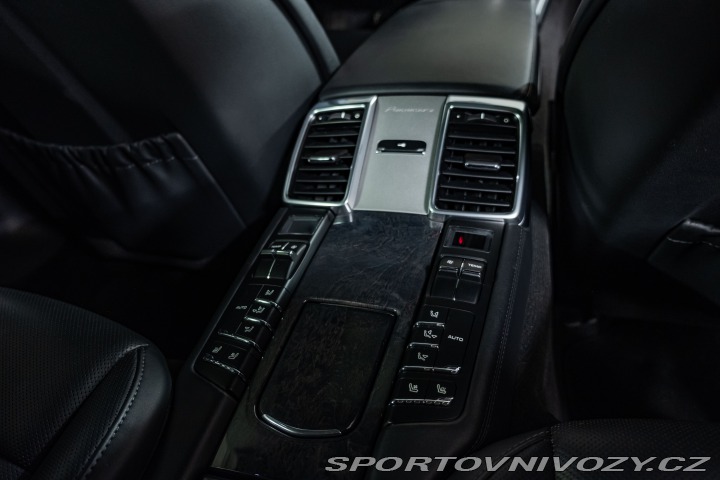 Porsche Panamera Turbo, Chrono, Burmester 2010