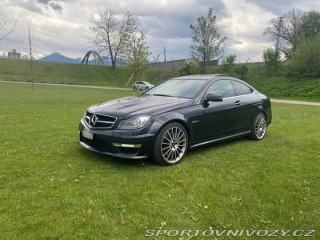 Mercedes-Benz C 63 AMG coupe 2011