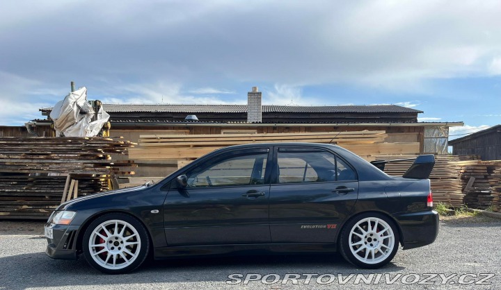 Mitsubishi Lancer EVO  2002
