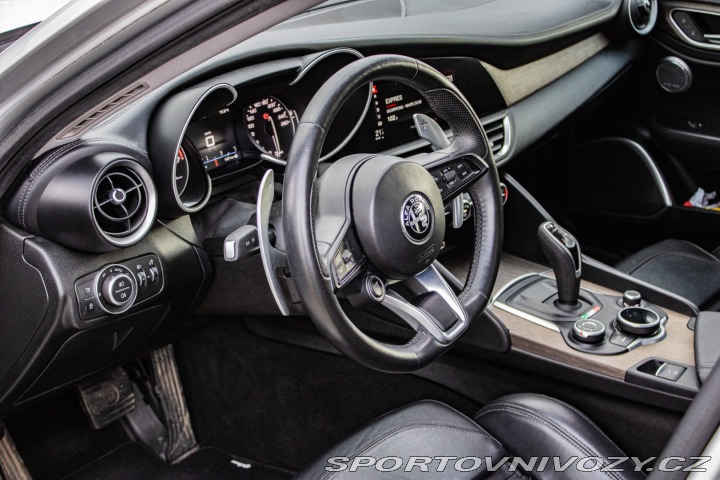 Alfa Romeo Giulia 2.0 Turbo 280 VELOCE AWD 2017