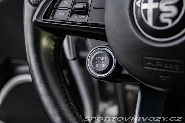 Alfa Romeo Giulia 2.0 Turbo 280 VELOCE AWD 2017