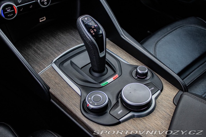 Alfa Romeo Giulia 2.0 Turbo 280 VELOCE AWD 2017