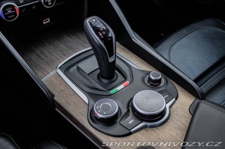 Alfa Romeo Giulia 2.0 Turbo 280 VELOCE AWD 2017