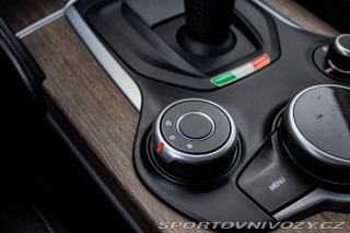 Alfa Romeo Giulia 2.0 Turbo 280 VELOCE AWD 2017