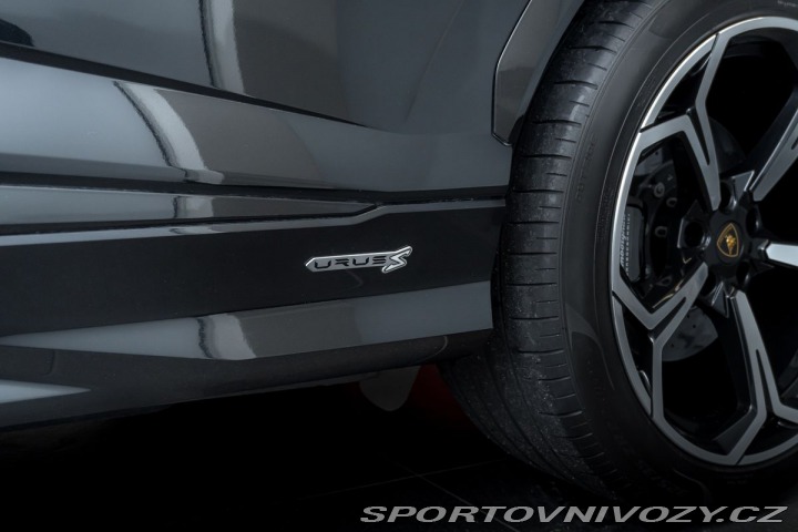 Lamborghini Urus S/Ventilace/Panorama/B&am 1800