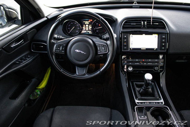 Jaguar XE 2.0 I4D Prestige 2016