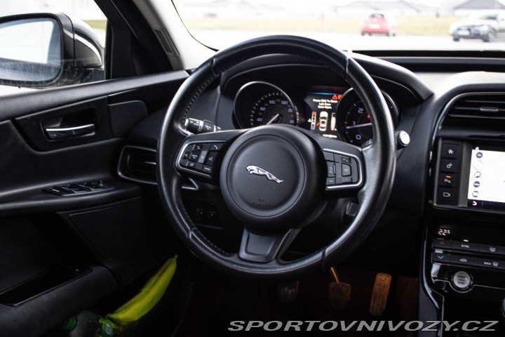 Jaguar XE 2.0 I4D Prestige 2016