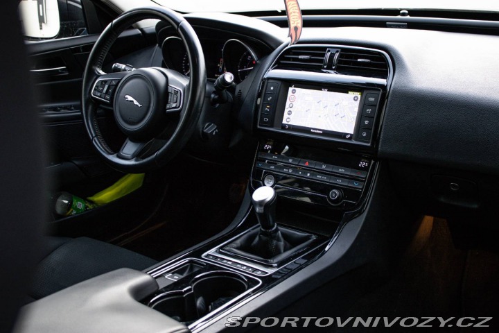 Jaguar XE 2.0 I4D Prestige 2016