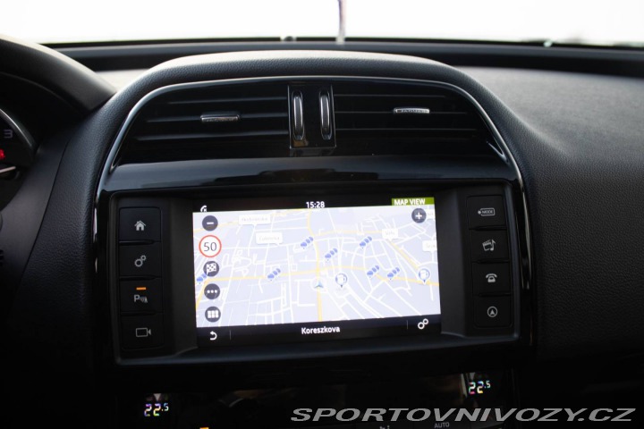 Jaguar XE 2.0 I4D Prestige 2016