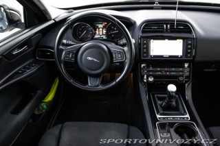 Jaguar XE 2.0 I4D Prestige 2016