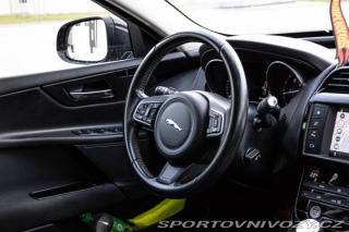 Jaguar XE 2.0 I4D Prestige 2016