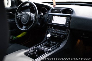 Jaguar XE 2.0 I4D Prestige 2016