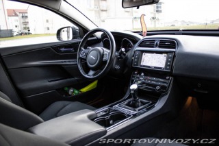 Jaguar XE 2.0 I4D Prestige 2016