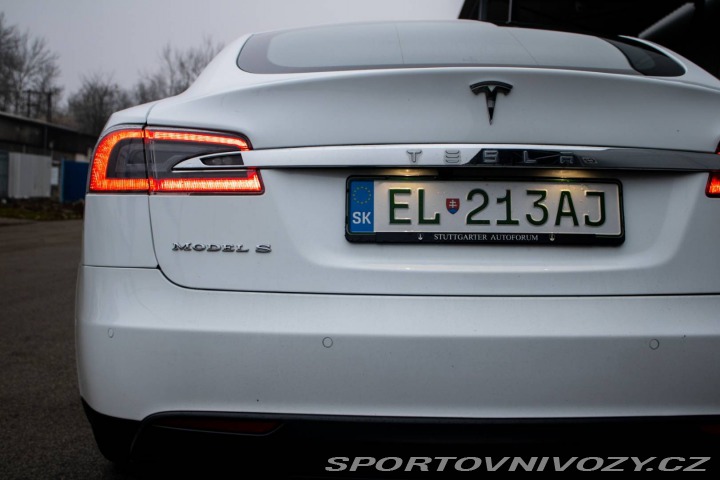 Tesla Model S 85D 2015