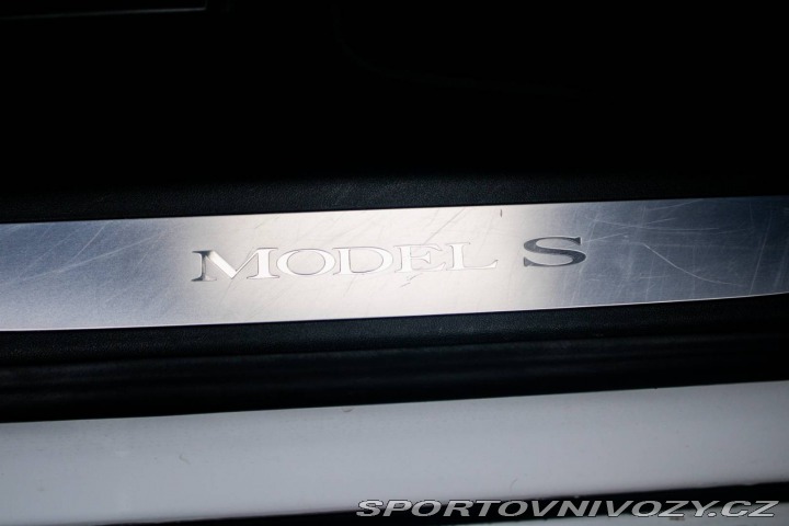 Tesla Model S 85D 2015