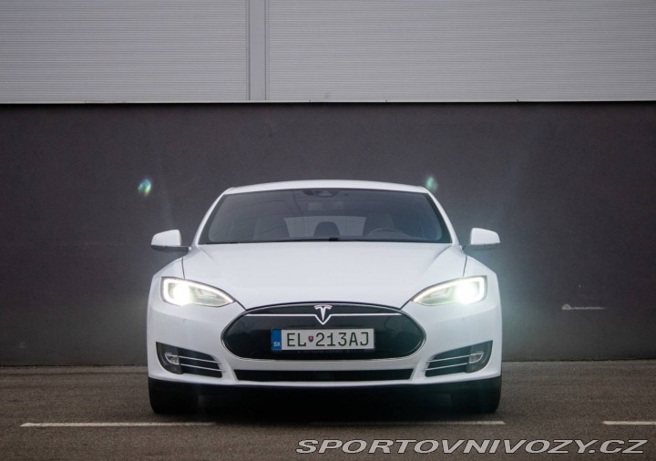 Tesla Model S 85D 2015