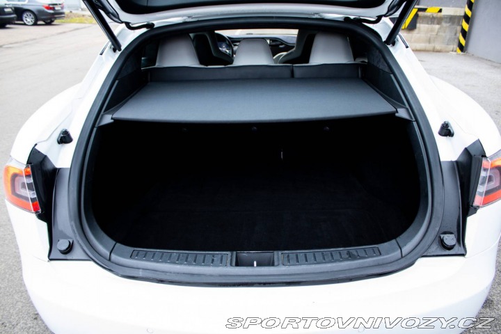 Tesla Model S 85D 2015