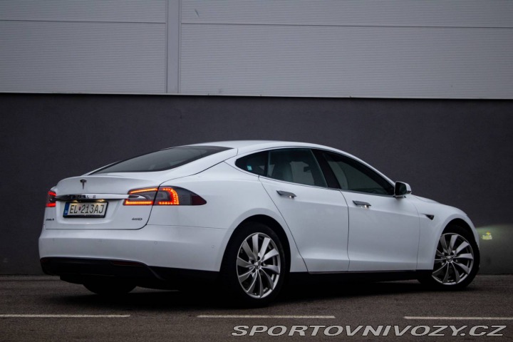 Tesla Model S 85D 2015