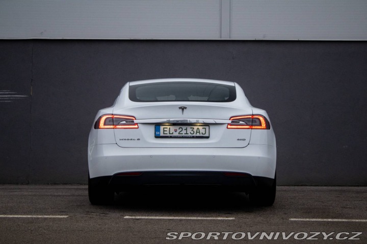 Tesla Model S 85D 2015