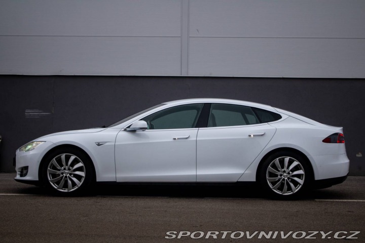 Tesla Model S 85D 2015