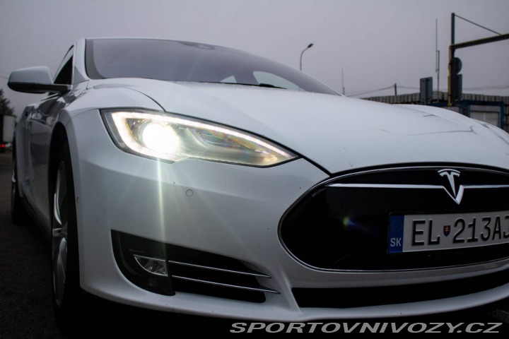 Tesla Model S 85D 2015