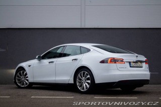Tesla Model S 85D 2015
