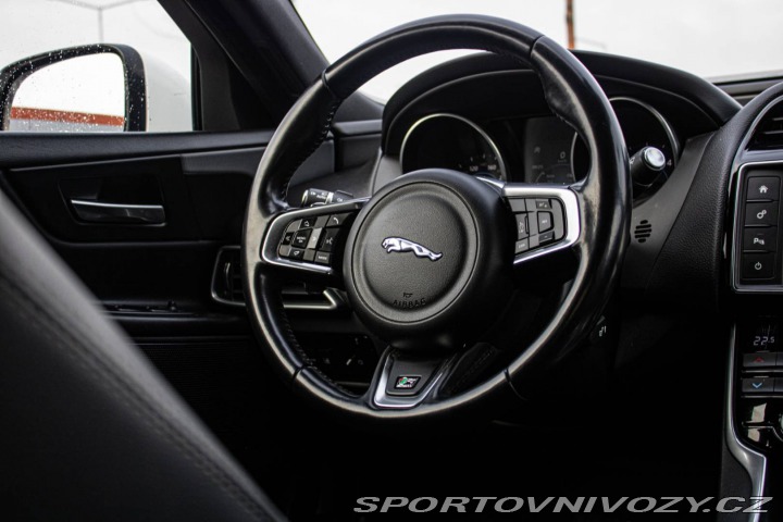 Jaguar XE 2.0 I4D 180k R-Sport AT 2017