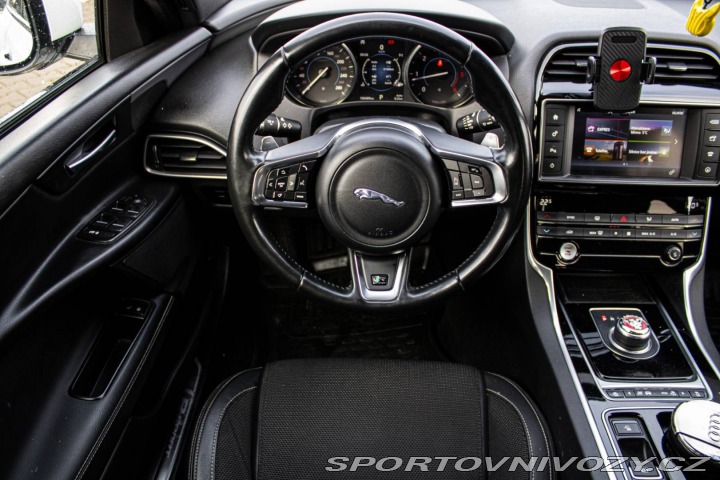 Jaguar XE 2.0 I4D 180k R-Sport AT 2017