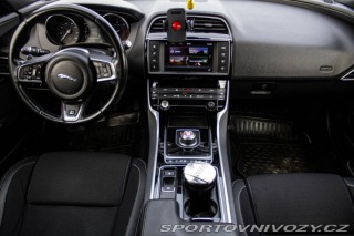 Jaguar XE 2.0 I4D 180k R-Sport  AT 2017