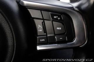 Jaguar XE 2.0 I4D 180k R-Sport  AT 2017